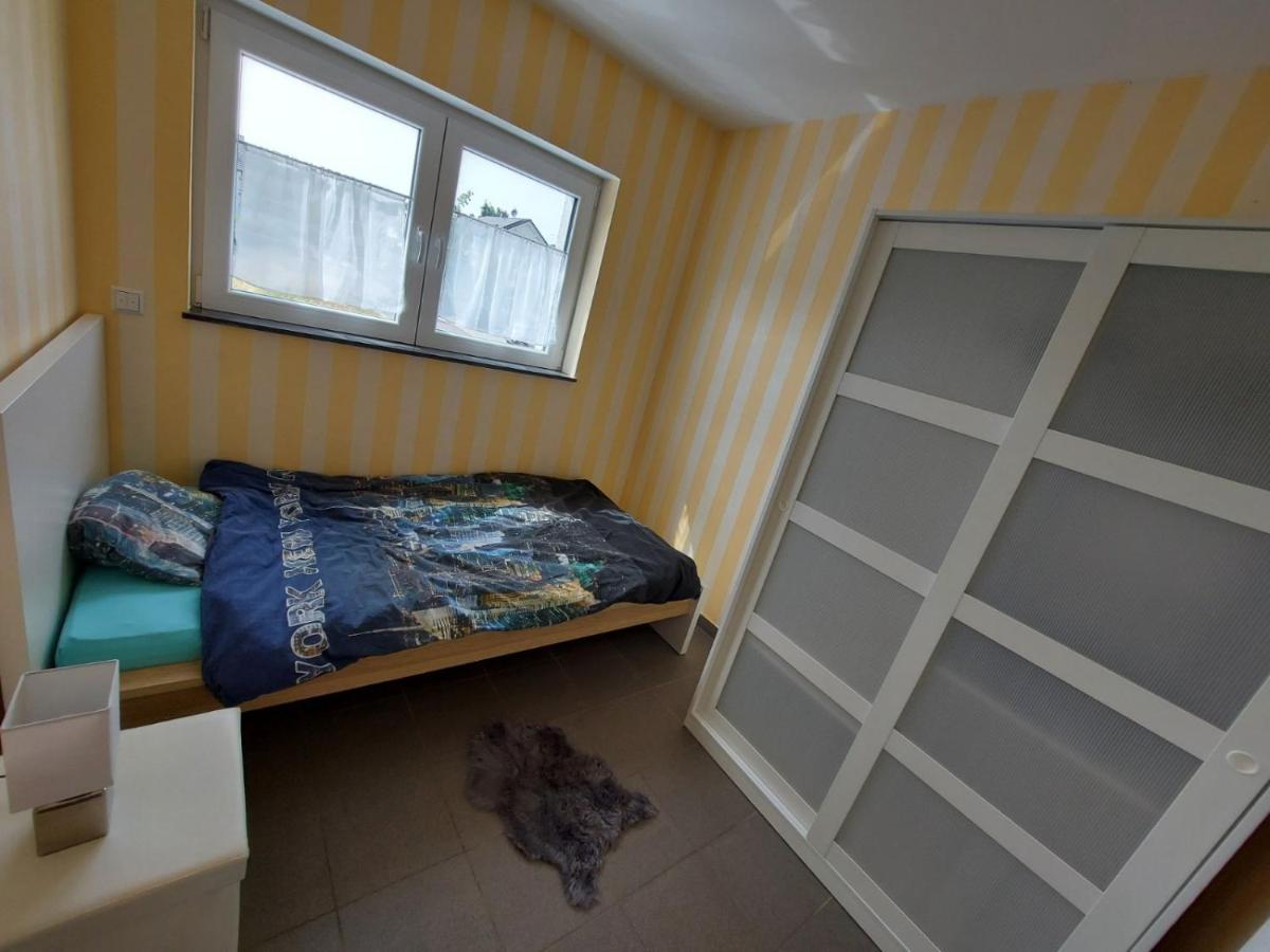 Several Different Rooms, Newly Furnished, In A New House In Homestay Vichten