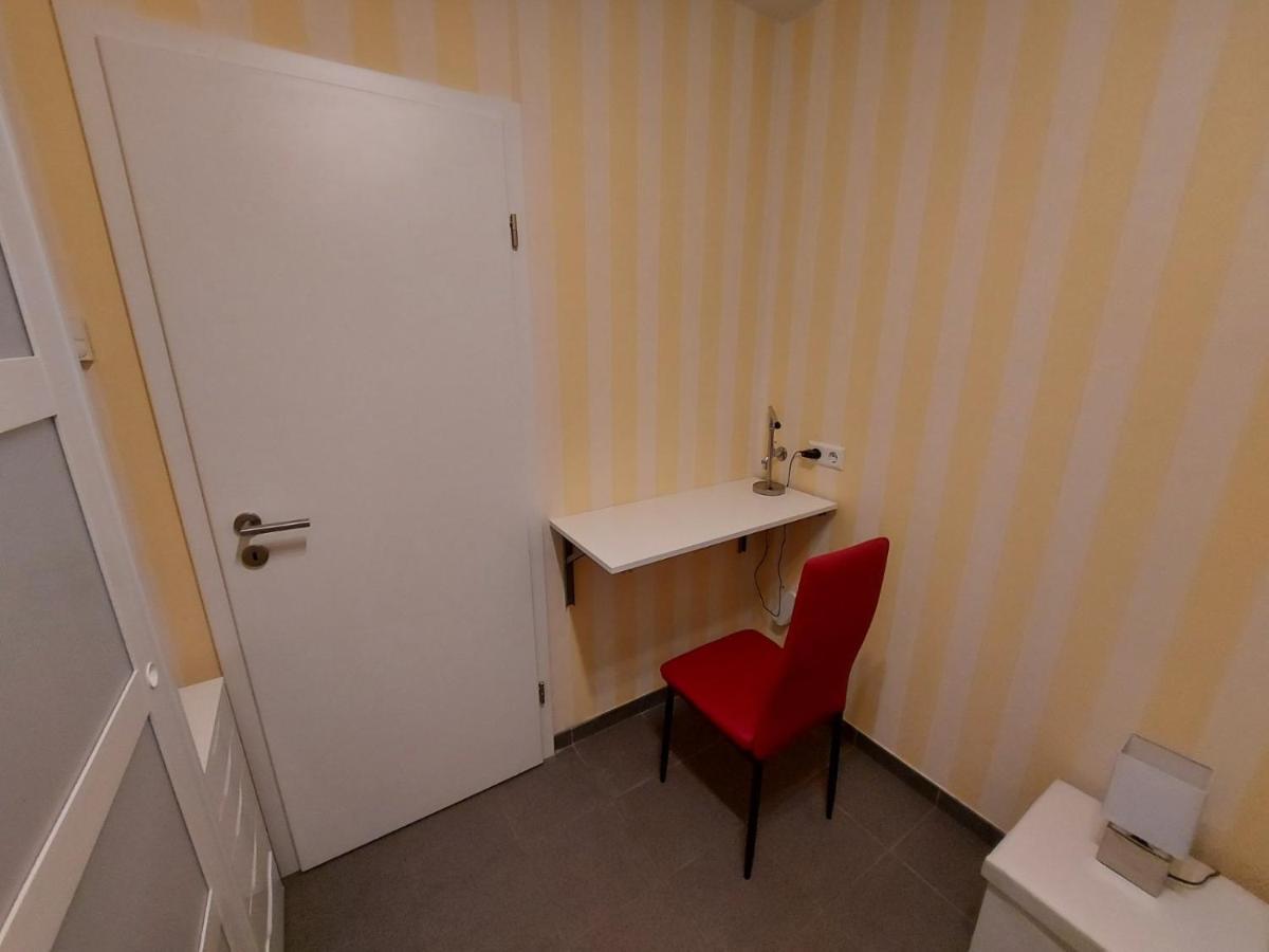 Homestay Several Different Rooms, Newly Furnished, In A New House In